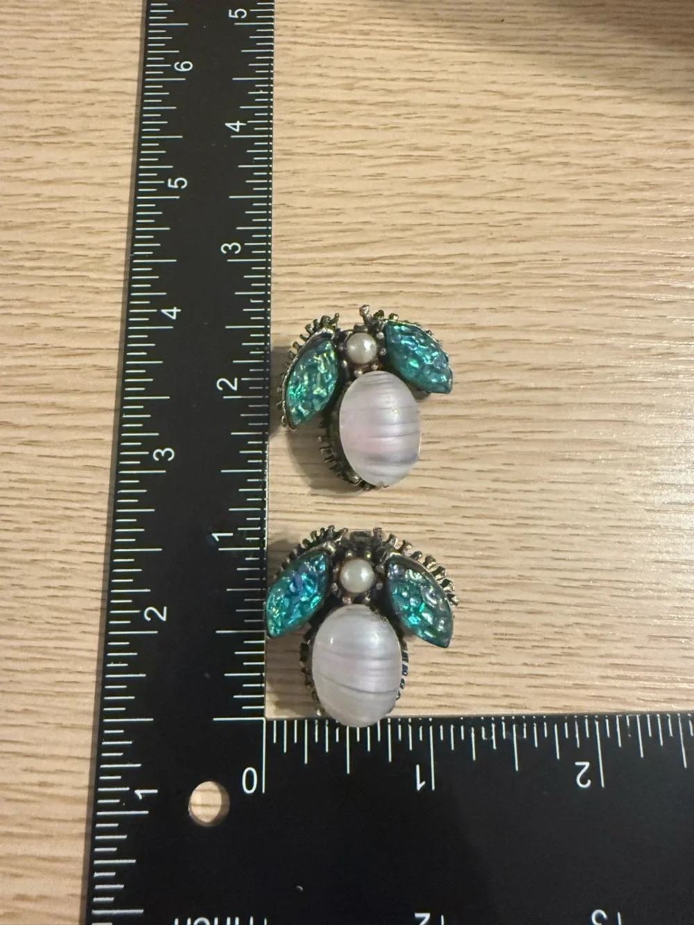 Vintage Silver Tone Clip On Earrings Blue Abalone White Moonstone‎ Faux Pearl